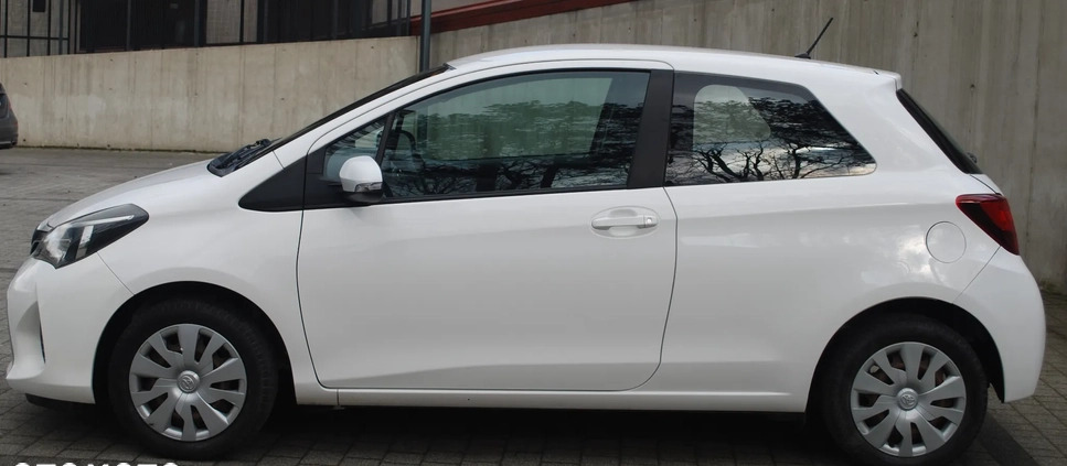 Toyota Yaris cena 36400 przebieg: 48197, rok produkcji 2015 z Stawiszyn małe 67